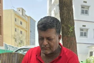 फोटो : स्वजनगणना करते विधायक जितेंद्र राय